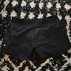 Lululemon size 8 groovy run shorts